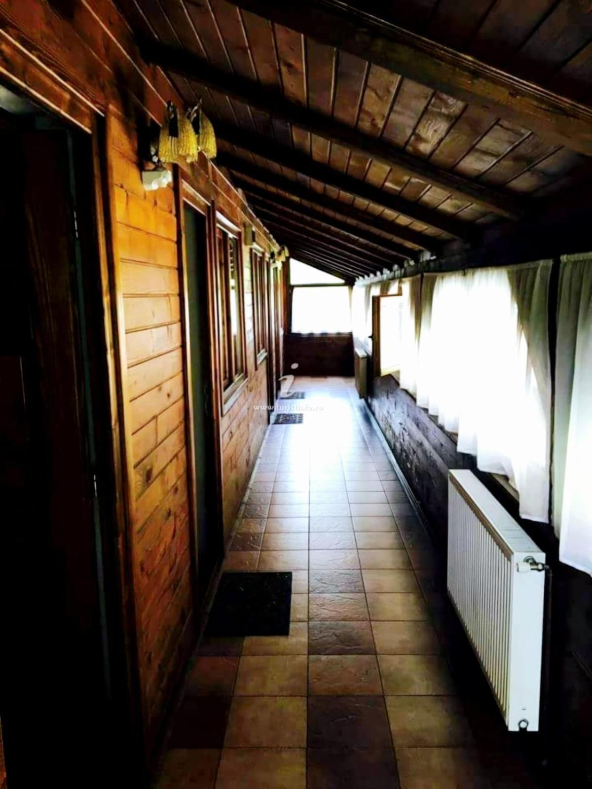 Pensiunea Cerbul - Valea Dobarlaului Luaran gambar